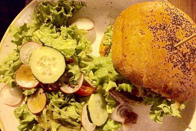 Menssana-burger et salade