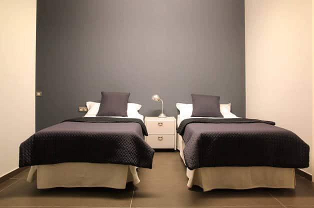 Don moustache chambre