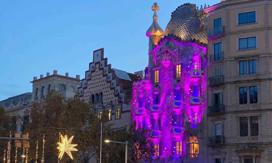 Casa batllo illuminée pendant les fêtes