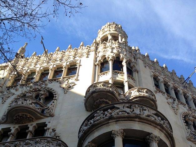 Visite guidée à la découverte de Gaudí et de l’art nouveau catalan