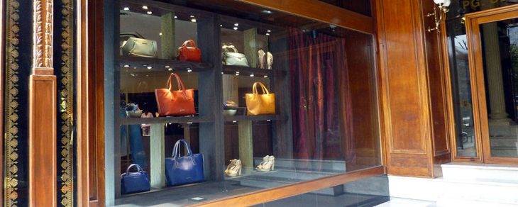 détaxe et TVA: vitrine de magasin