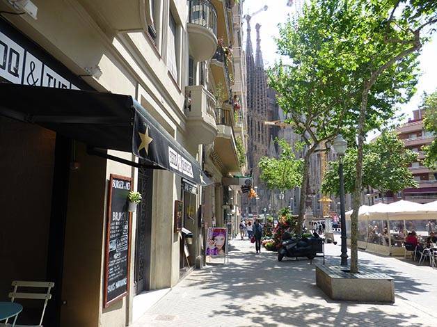 Restaurant pproche de la Sagrada Familia le coq and the burg rue