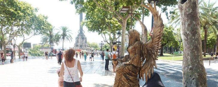 statue vivante ramblas ange doré