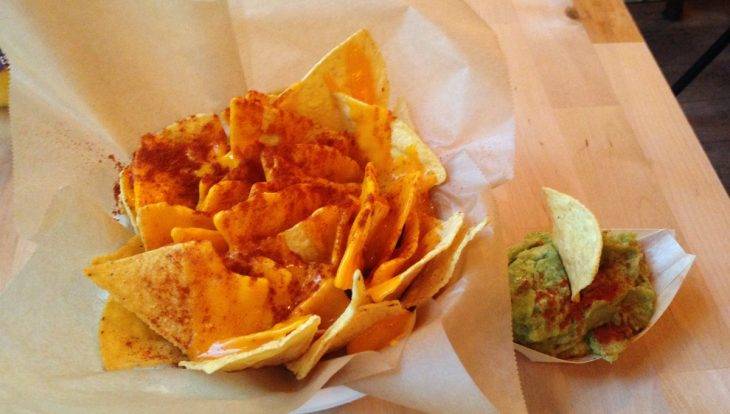 Châtelet: nachos au fromage et guacamole