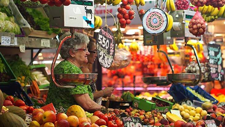 stand de fruits dans un marché