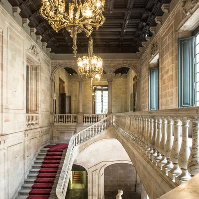Grand escalier de la Llotja de Mar ouverte pendant le 48h Open House, Barcelone